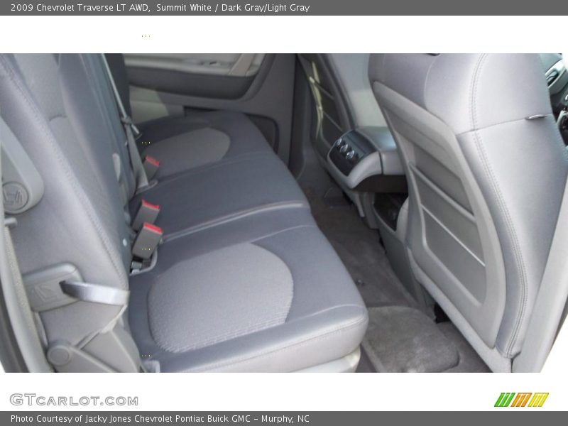 Summit White / Dark Gray/Light Gray 2009 Chevrolet Traverse LT AWD