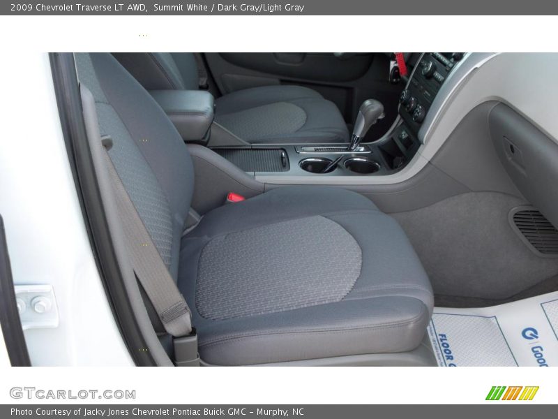 Summit White / Dark Gray/Light Gray 2009 Chevrolet Traverse LT AWD