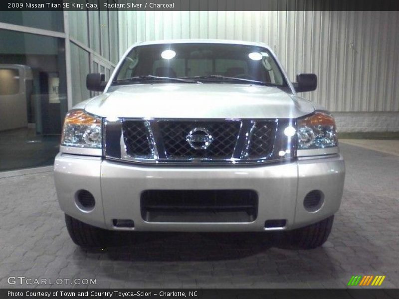 Radiant Silver / Charcoal 2009 Nissan Titan SE King Cab