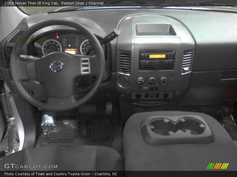 Radiant Silver / Charcoal 2009 Nissan Titan SE King Cab