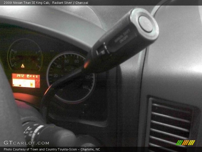 Radiant Silver / Charcoal 2009 Nissan Titan SE King Cab