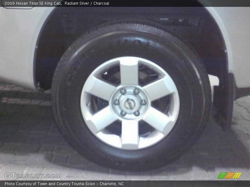 Radiant Silver / Charcoal 2009 Nissan Titan SE King Cab