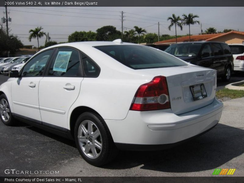 Ice White / Dark Beige/Quartz 2006 Volvo S40 2.4i