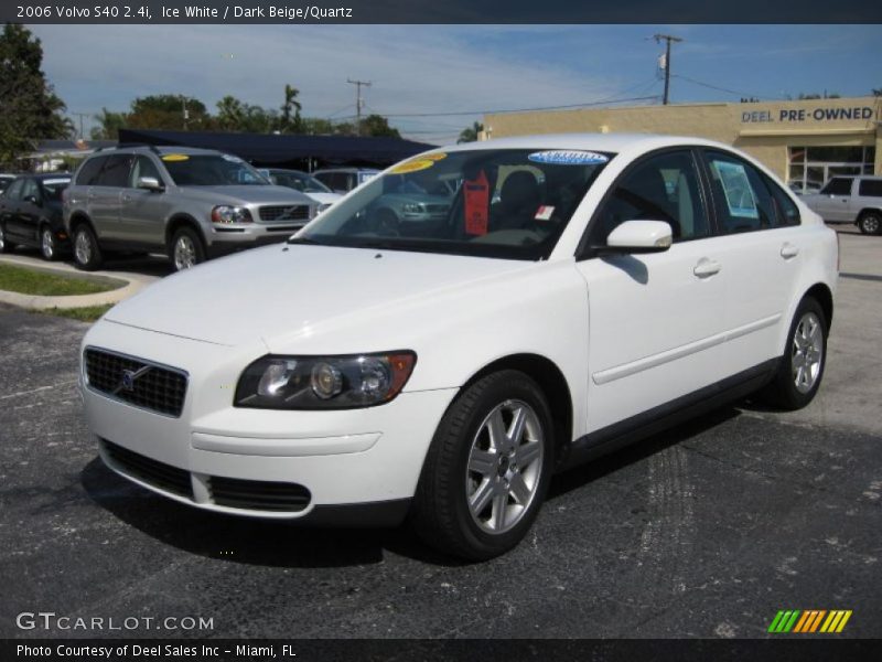 Ice White / Dark Beige/Quartz 2006 Volvo S40 2.4i