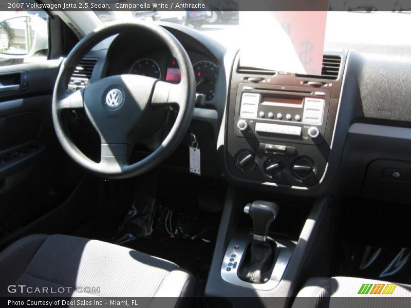 Campanella White / Anthracite 2007 Volkswagen Jetta 2.5 Sedan