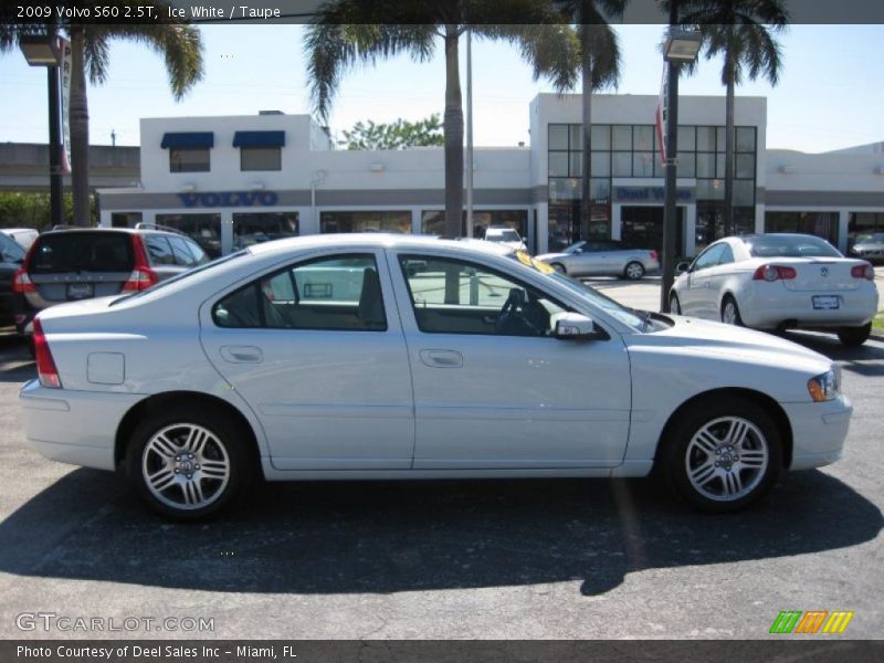 Ice White / Taupe 2009 Volvo S60 2.5T