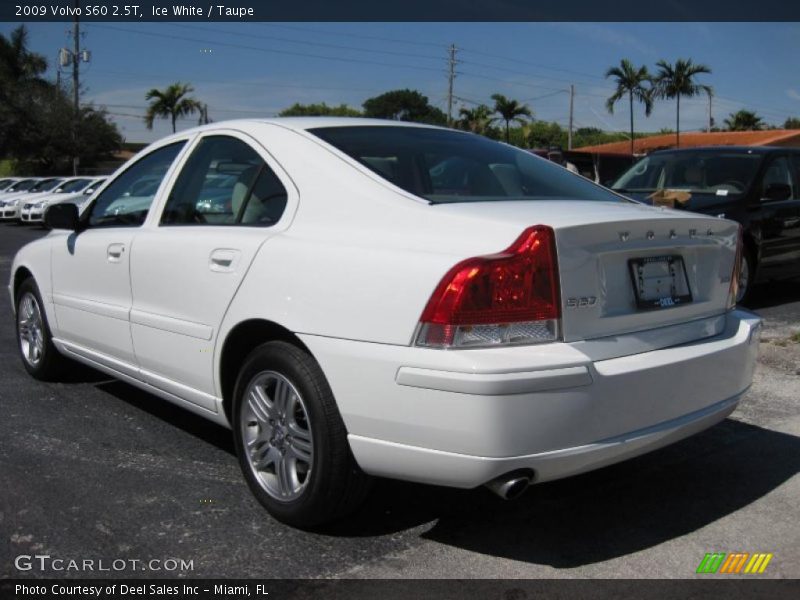 Ice White / Taupe 2009 Volvo S60 2.5T