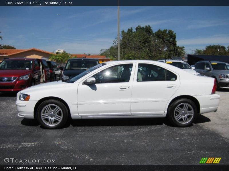 Ice White / Taupe 2009 Volvo S60 2.5T