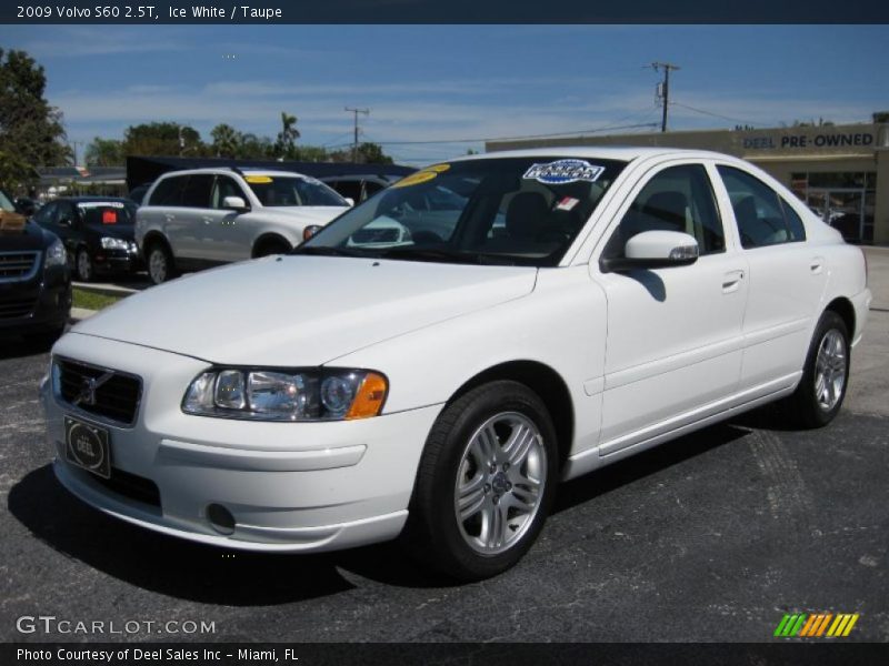 Ice White / Taupe 2009 Volvo S60 2.5T