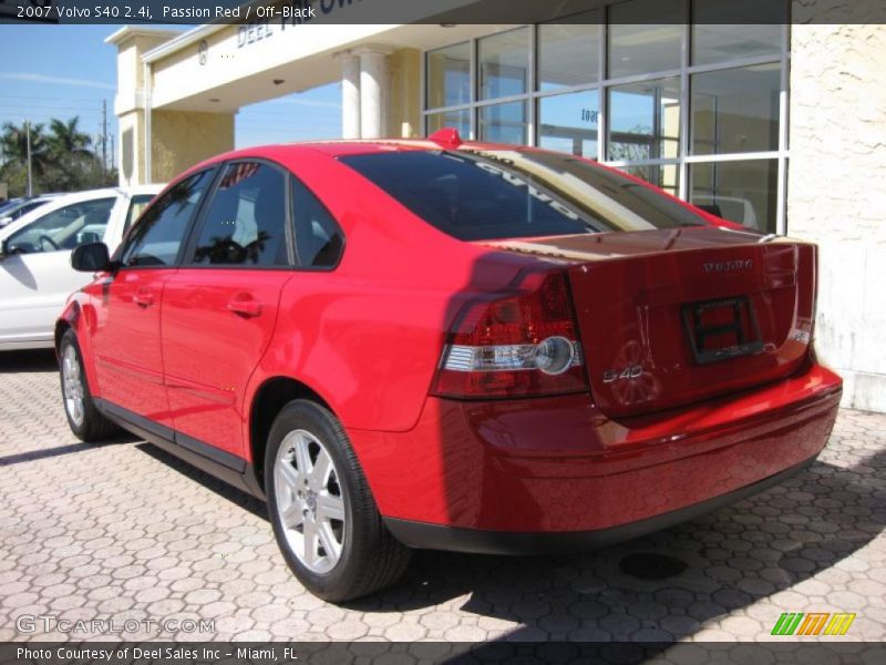 Passion Red / Off-Black 2007 Volvo S40 2.4i