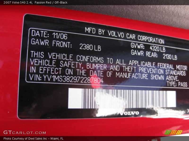 Passion Red / Off-Black 2007 Volvo S40 2.4i