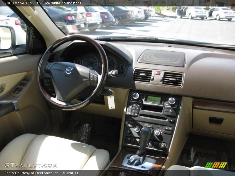 Ice White / Sandstone 2008 Volvo XC90 3.2