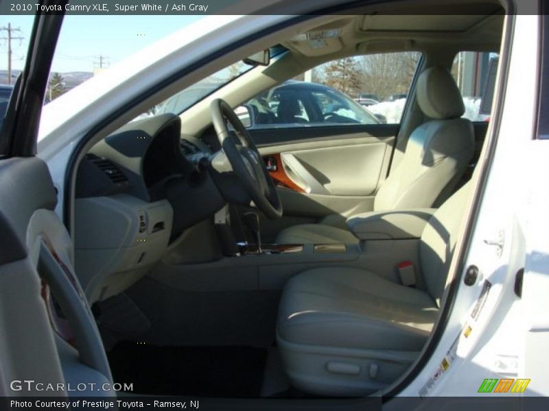 Super White / Ash Gray 2010 Toyota Camry XLE