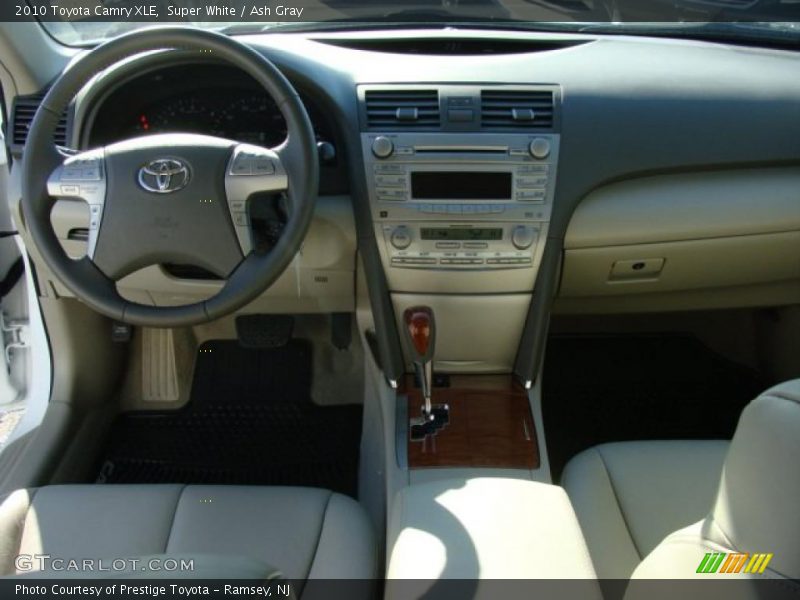 Super White / Ash Gray 2010 Toyota Camry XLE