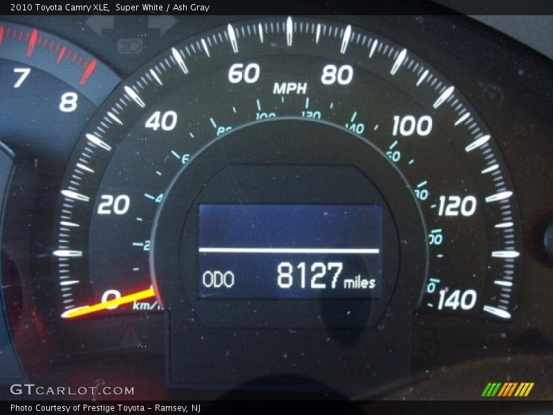 Super White / Ash Gray 2010 Toyota Camry XLE