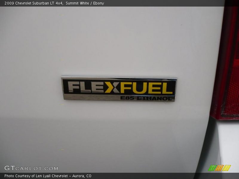 Summit White / Ebony 2009 Chevrolet Suburban LT 4x4