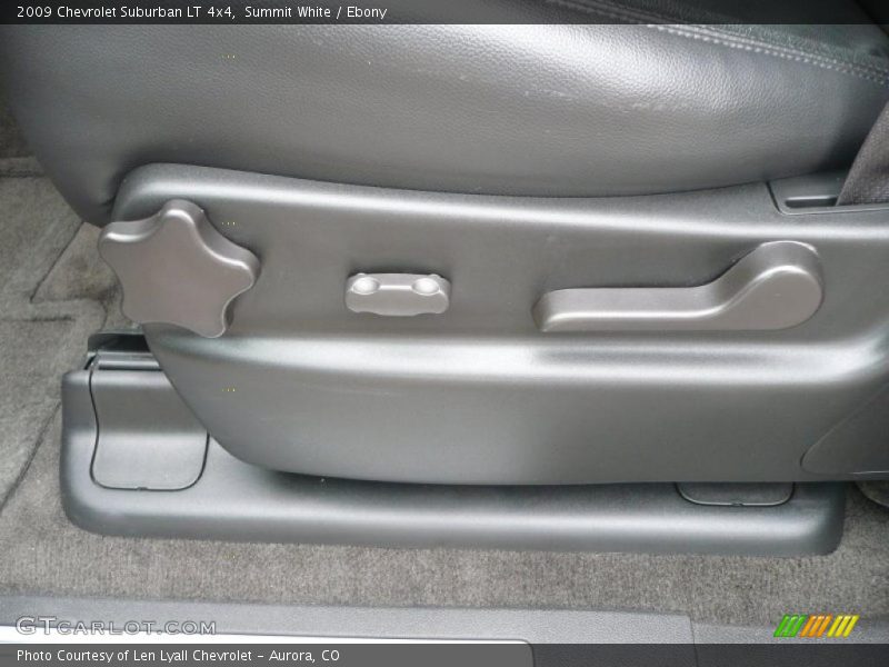 Summit White / Ebony 2009 Chevrolet Suburban LT 4x4