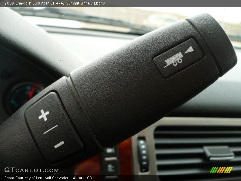 Summit White / Ebony 2009 Chevrolet Suburban LT 4x4