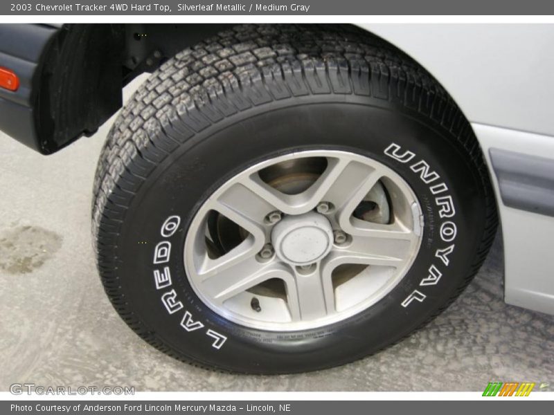 Silverleaf Metallic / Medium Gray 2003 Chevrolet Tracker 4WD Hard Top