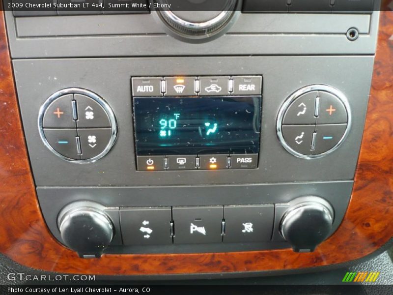 Summit White / Ebony 2009 Chevrolet Suburban LT 4x4
