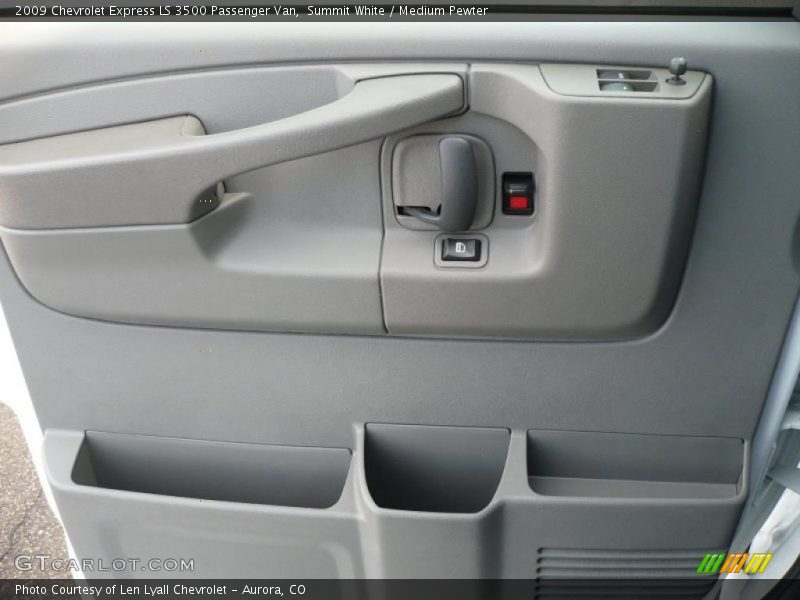 Summit White / Medium Pewter 2009 Chevrolet Express LS 3500 Passenger Van