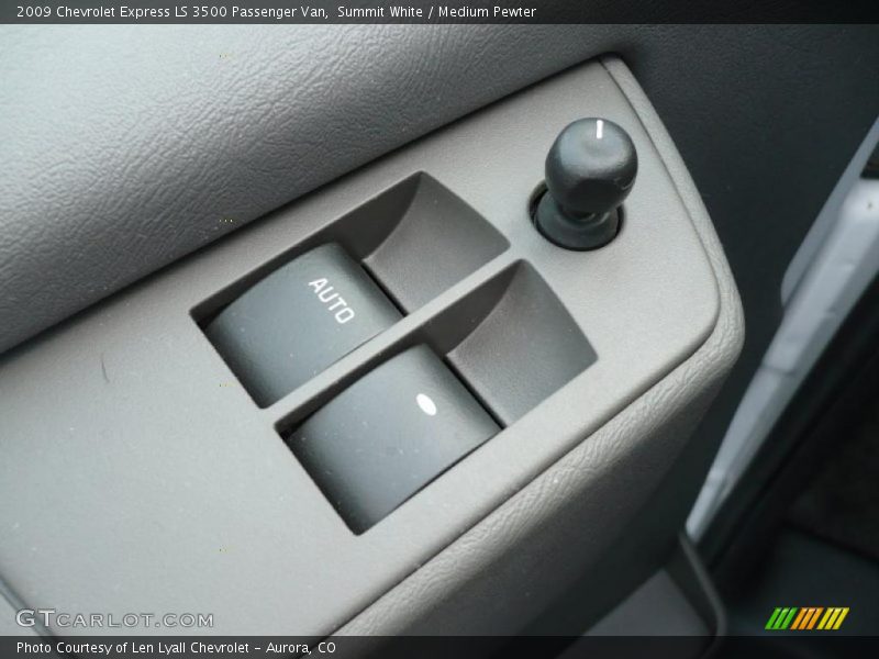 Summit White / Medium Pewter 2009 Chevrolet Express LS 3500 Passenger Van