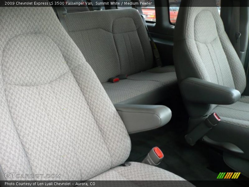 Summit White / Medium Pewter 2009 Chevrolet Express LS 3500 Passenger Van