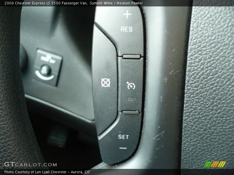 Summit White / Medium Pewter 2009 Chevrolet Express LS 3500 Passenger Van