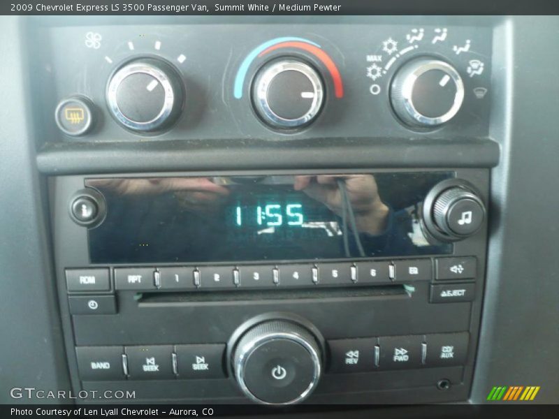 Summit White / Medium Pewter 2009 Chevrolet Express LS 3500 Passenger Van