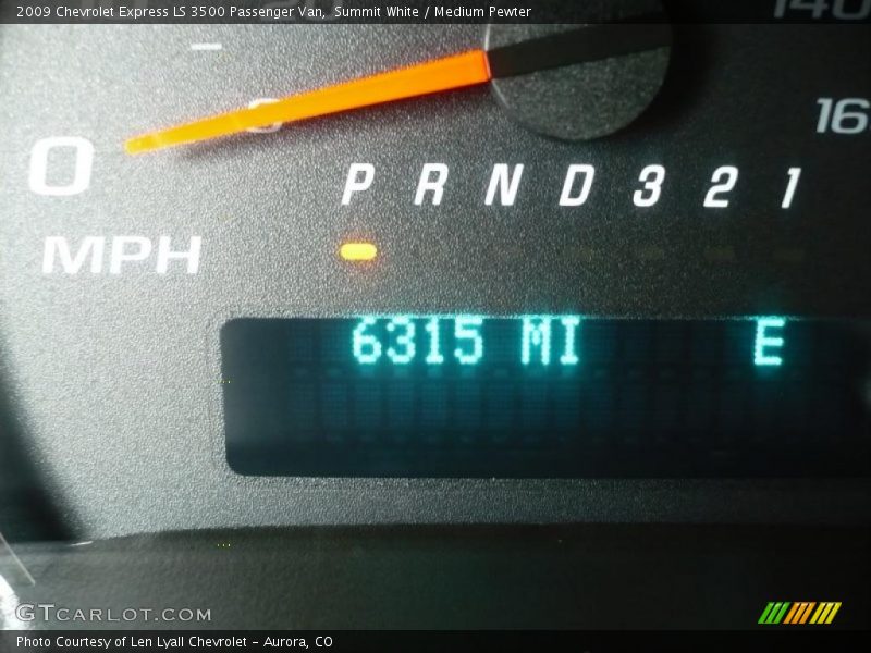 Summit White / Medium Pewter 2009 Chevrolet Express LS 3500 Passenger Van