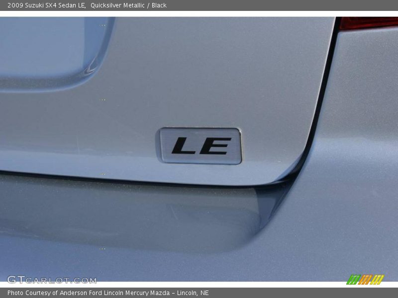 Quicksilver Metallic / Black 2009 Suzuki SX4 Sedan LE