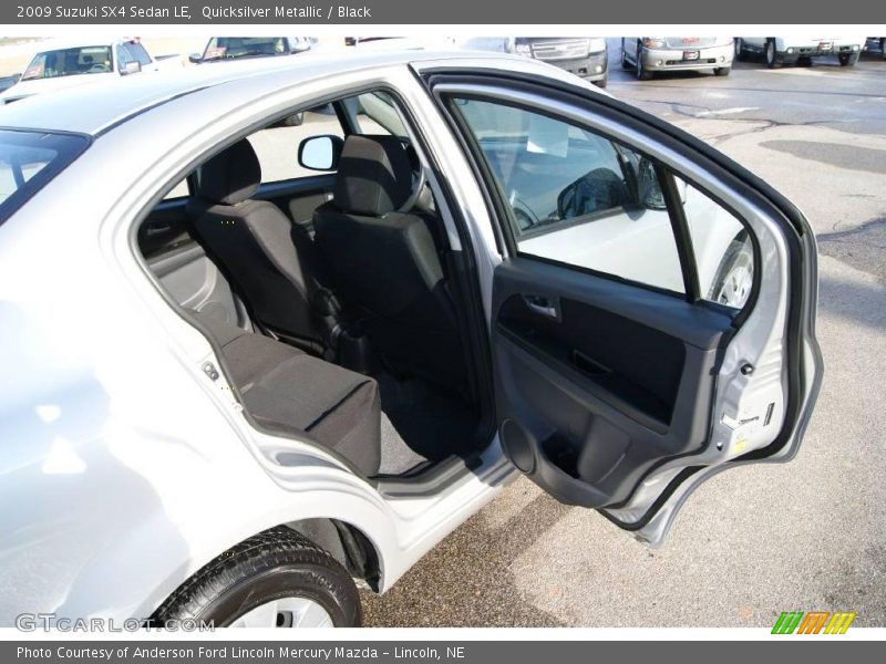 Quicksilver Metallic / Black 2009 Suzuki SX4 Sedan LE