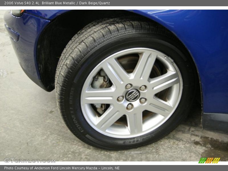 Brilliant Blue Metallic / Dark Beige/Quartz 2006 Volvo S40 2.4i