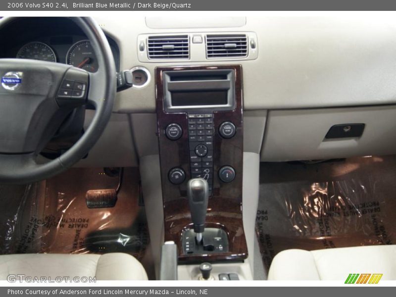 Brilliant Blue Metallic / Dark Beige/Quartz 2006 Volvo S40 2.4i