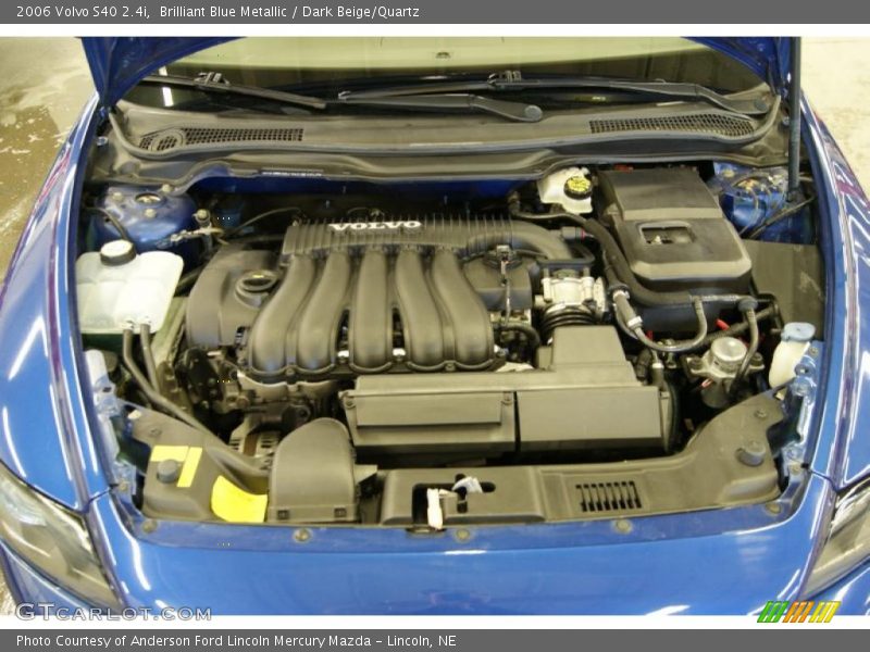 Brilliant Blue Metallic / Dark Beige/Quartz 2006 Volvo S40 2.4i