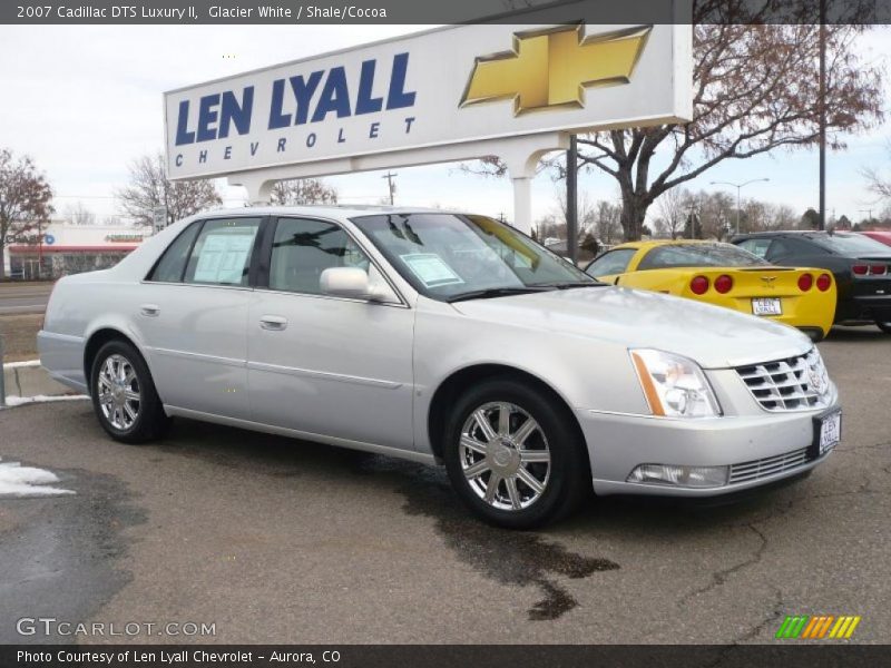 Glacier White / Shale/Cocoa 2007 Cadillac DTS Luxury II