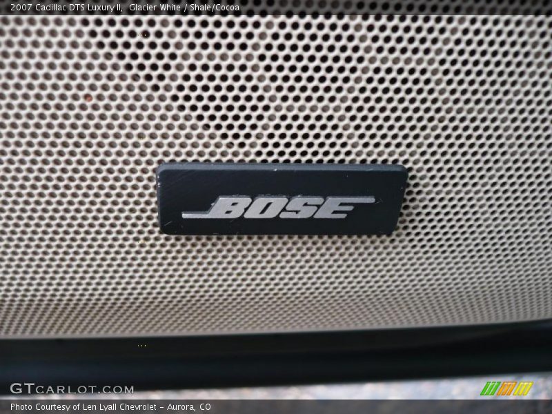 Glacier White / Shale/Cocoa 2007 Cadillac DTS Luxury II