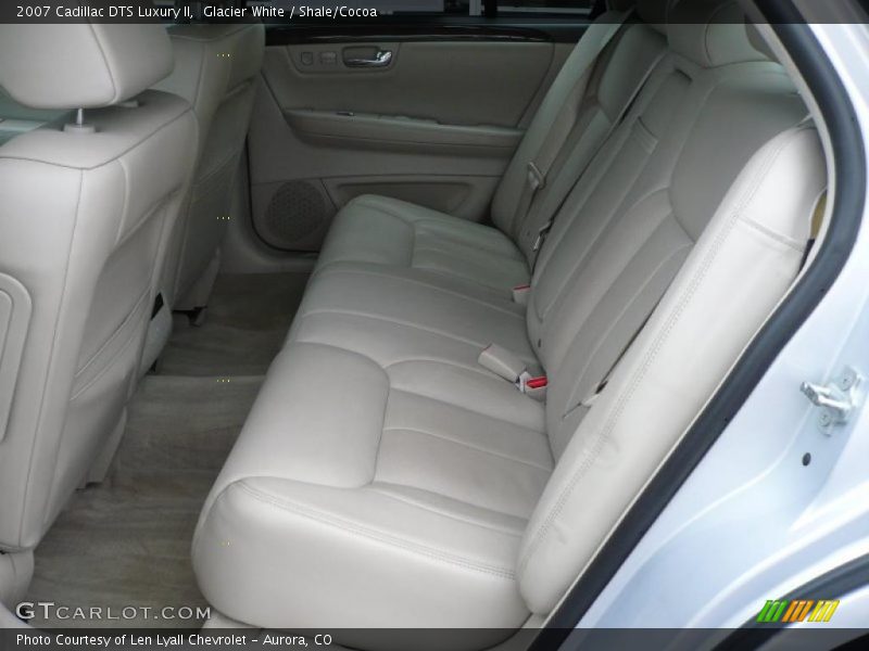 Glacier White / Shale/Cocoa 2007 Cadillac DTS Luxury II