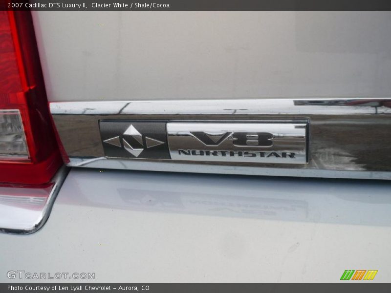 Glacier White / Shale/Cocoa 2007 Cadillac DTS Luxury II