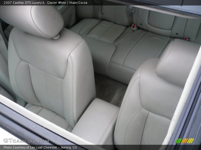 Glacier White / Shale/Cocoa 2007 Cadillac DTS Luxury II