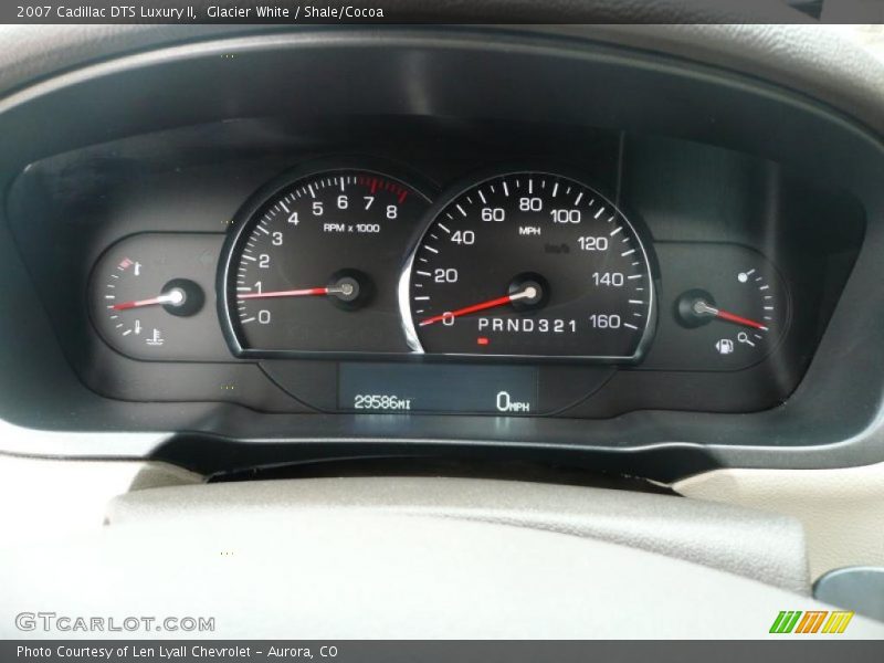 Glacier White / Shale/Cocoa 2007 Cadillac DTS Luxury II