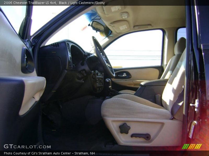 Black / Light Cashmere/Ebony 2006 Chevrolet TrailBlazer LS 4x4