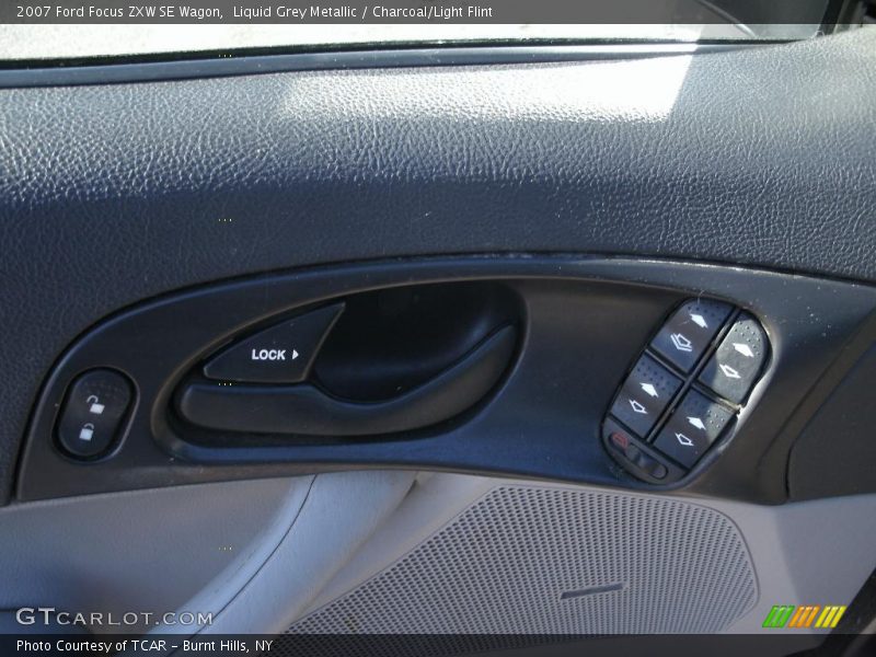 Liquid Grey Metallic / Charcoal/Light Flint 2007 Ford Focus ZXW SE Wagon