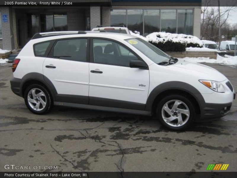 Frosty White / Slate 2005 Pontiac Vibe