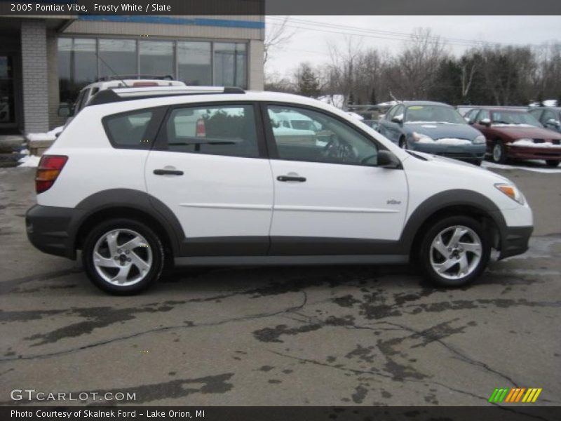 Frosty White / Slate 2005 Pontiac Vibe