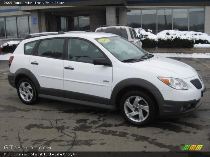 Frosty White / Slate 2005 Pontiac Vibe