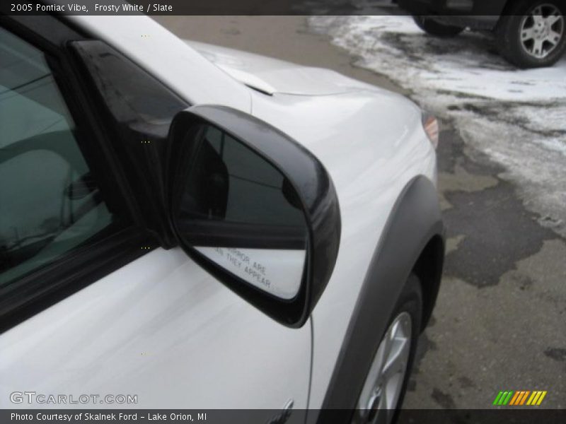 Frosty White / Slate 2005 Pontiac Vibe