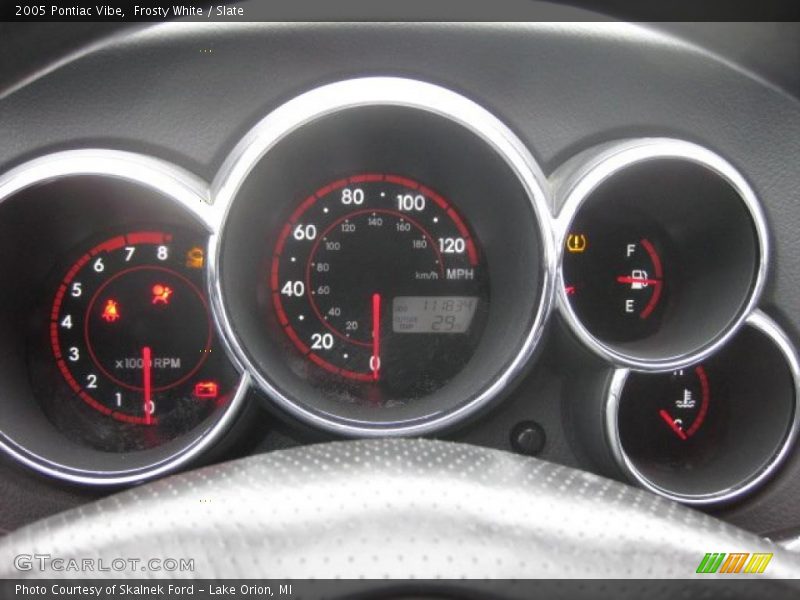 Frosty White / Slate 2005 Pontiac Vibe