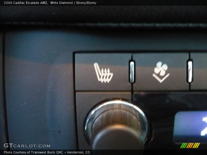 White Diamond / Ebony/Ebony 2009 Cadillac Escalade AWD