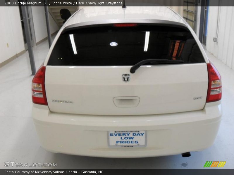 Stone White / Dark Khaki/Light Graystone 2008 Dodge Magnum SXT